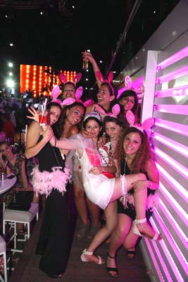Cirque du Soir @ White